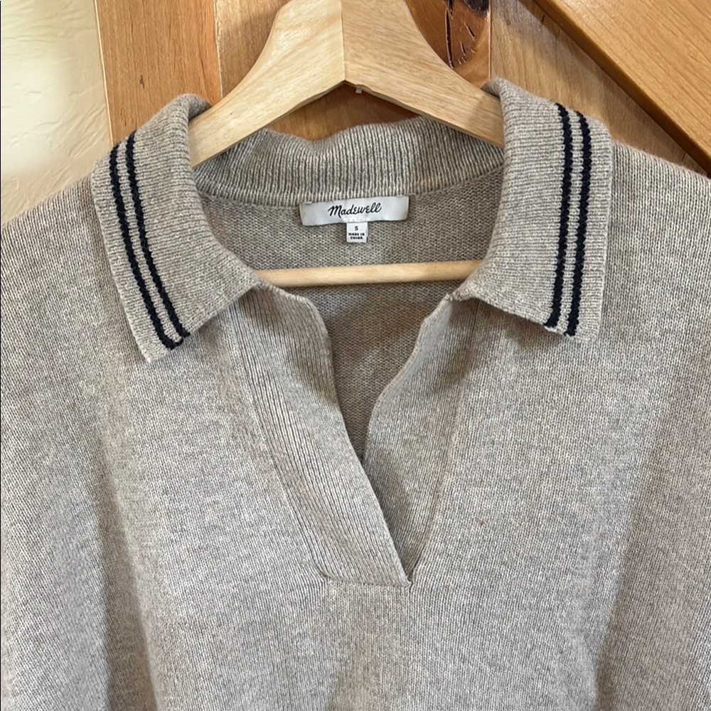 Madewell Gray V-Neck Sweater - Picture 2 of 3